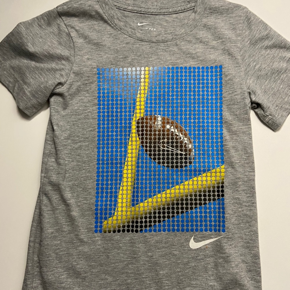 Nike pixel t shirt